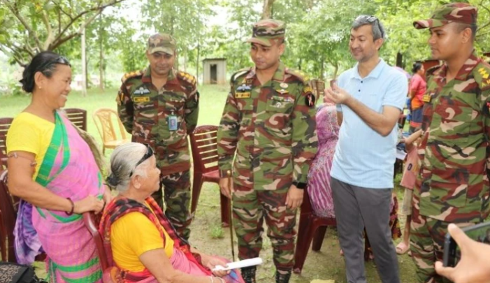দীঘিনালায় বিনামূল্যে চক্ষু চিকিৎসা ও সহায়তা বিতরণ