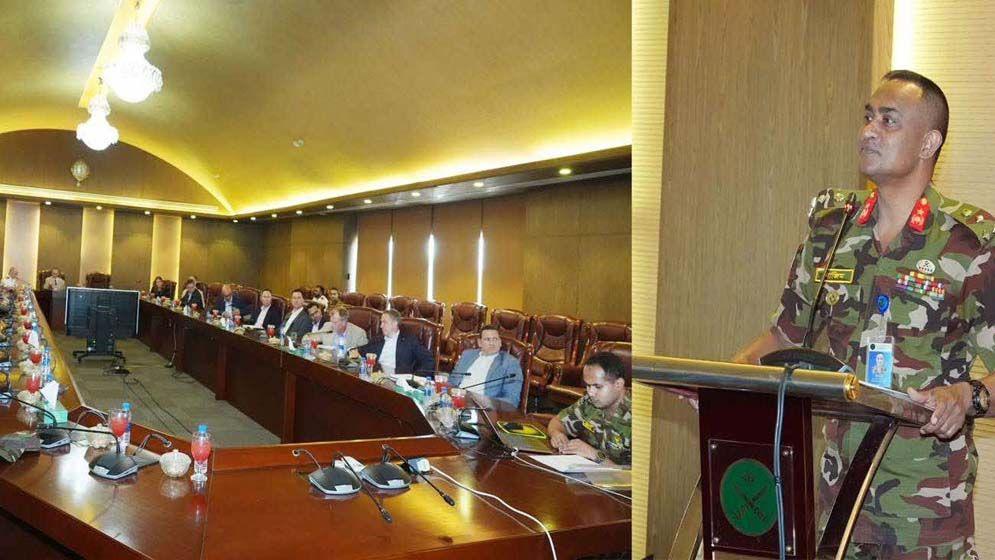 যুক্তরাজ্যের আরসিডিএস প্রতিনিধি দলের সেনা সদর পরিদর্শন